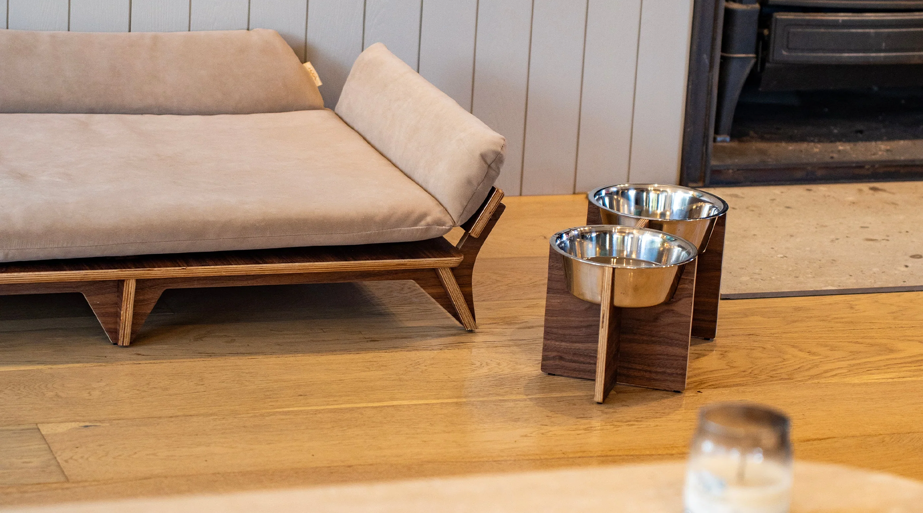 ספת כלבים יוקרתית: המדריך המלא לבחירה עיצובית נכונה בשנת 2026